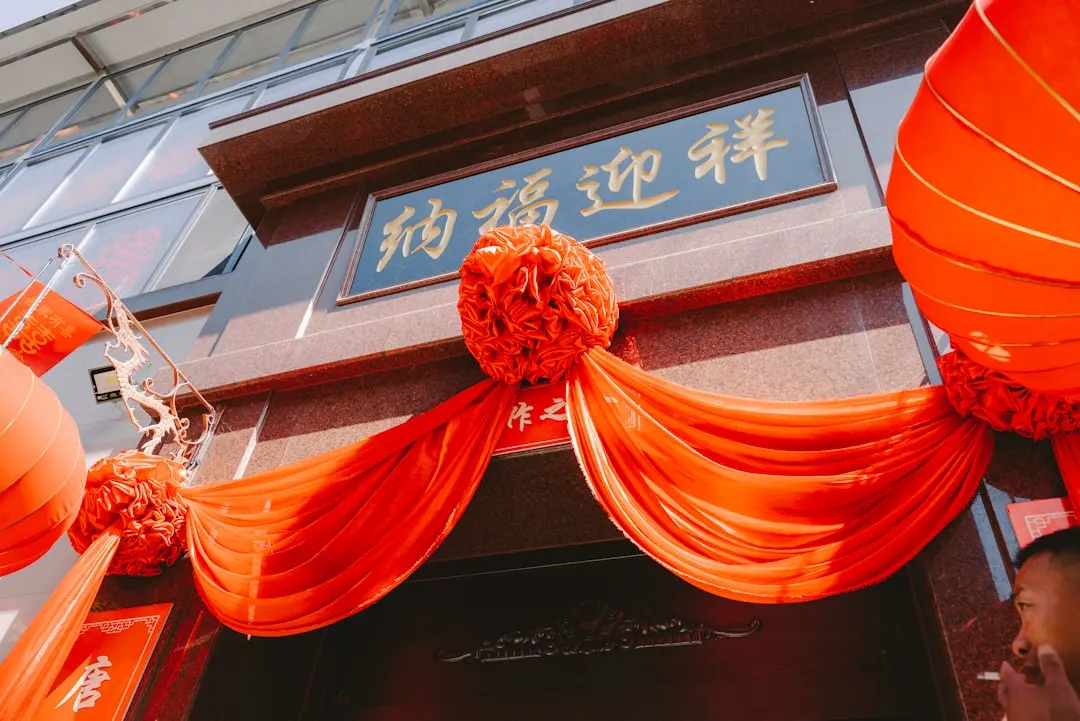 2024年郑州工商服务项目对比：专业代办与自行办理的成本效率分析